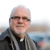 Wiesław Dawidowski OSA, ur. 1964, augustianin, doktor teologii fundamentalnej. Od 2004 r. rektor anglojęzycznego duszpasterstwa w Warszawie. W latach 2009–2013 był współprzewodniczącym Polskiej Rady Chrześcijan i Żydów. Od 2012 r. do 2021 przełożony prowincjalny polskich augustianów. 