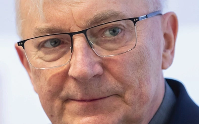 Ks. Jerzy Szymik tańczy przed Arką do upadłego. „Król Dawid” to nowy tom wierszy pszowskiego poety