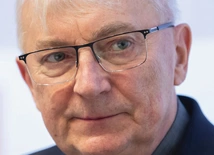 Ks. Jerzy Szymik tańczy przed Arką do upadłego. „Król Dawid” to nowy tom wierszy pszowskiego poety