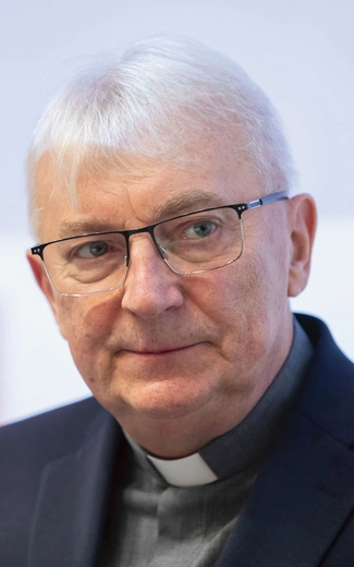 Ks. Jerzy Szymik tańczy przed Arką do upadłego. „Król Dawid” to nowy tom wierszy pszowskiego poety