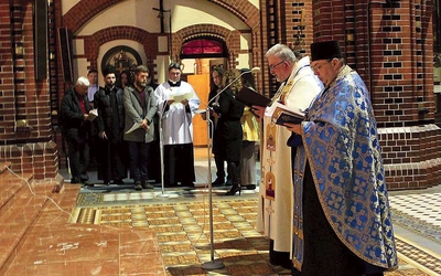 Akatyst ku czci Matki Bożej w gliwickiej katedrze.
