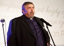 Szukanie Miłosiernych Samarytan, którzy realizują testament papieża Polaka, budując cywilizację miłości, było jego pasją.