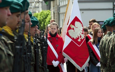 Obchody na opolskim placu Wolności.