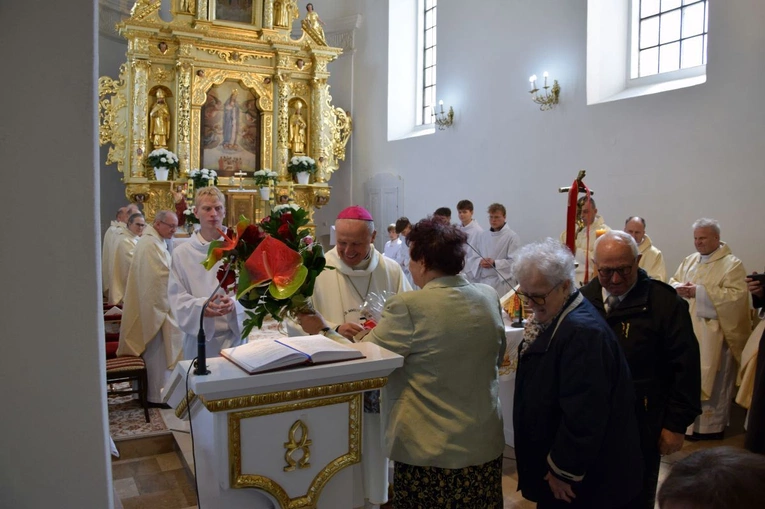 Kapłani z wiernymi modlili się o nowe i święte powołania