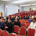 Spotkanie osób zaangażowanych w obronę małoletnich z udziałem sekretarza Papieskiej Komisji ds. Ochrony Małoletnich