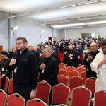 Spotkanie osób zaangażowanych w obronę małoletnich z udziałem sekretarza Papieskiej Komisji ds. Ochrony Małoletnich