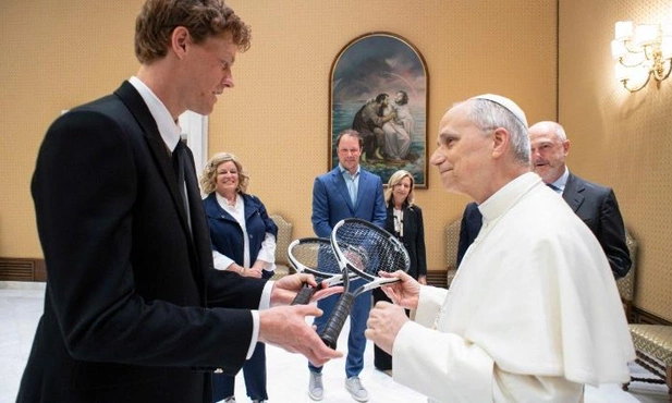Leon XIV spotkał się w Watykanie z tenisistą Jannikiem Sinnerem