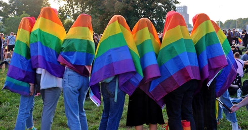 Nie będzie przebierania za osoby płci przeciwnej. Protest rodziców zadziałał, ale podstawówka nadal chce robić obchody [TYLKO U NAS]
