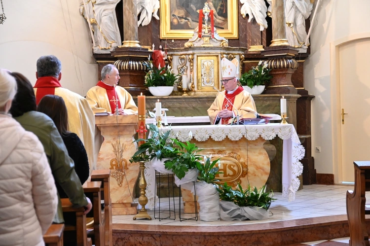 Eucharystia w 30-lecie Katolickiego Ośrodka Adopcyjnego i Opiekuńczego