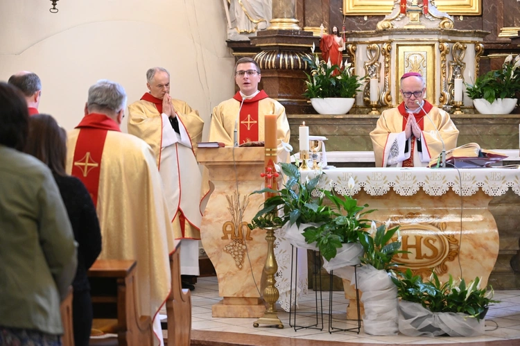 Eucharystia w 30-lecie Katolickiego Ośrodka Adopcyjnego i Opiekuńczego