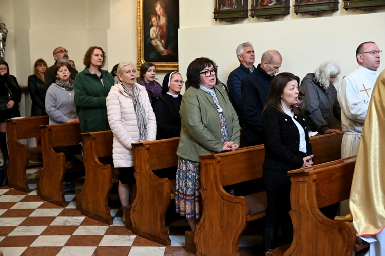 Eucharystia w 30-lecie Katolickiego Ośrodka Adopcyjnego i Opiekuńczego
