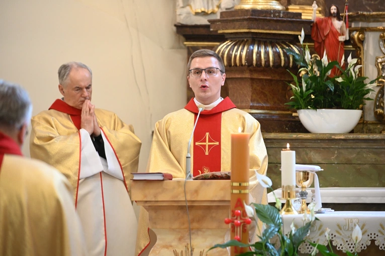 Eucharystia w 30-lecie Katolickiego Ośrodka Adopcyjnego i Opiekuńczego