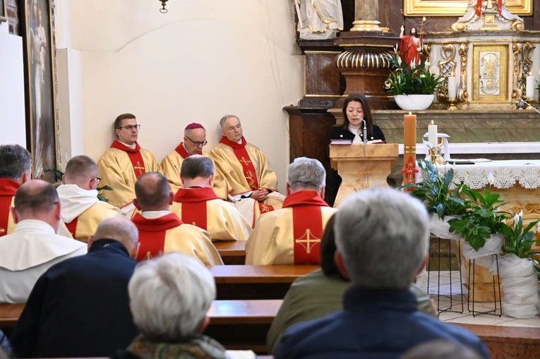 Eucharystia w 30-lecie Katolickiego Ośrodka Adopcyjnego i Opiekuńczego