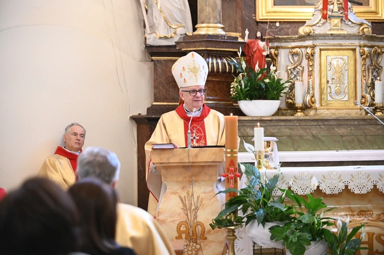 Eucharystia w 30-lecie Katolickiego Ośrodka Adopcyjnego i Opiekuńczego
