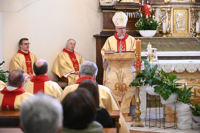 Eucharystia w 30-lecie Katolickiego Ośrodka Adopcyjnego i Opiekuńczego