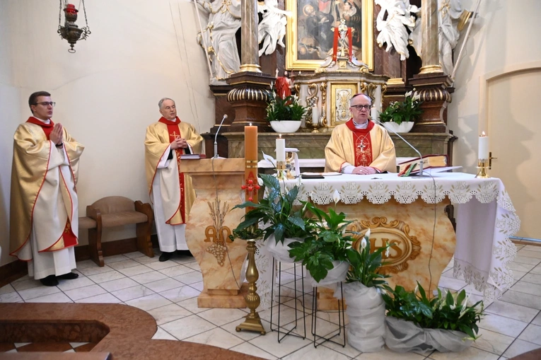Eucharystia w 30-lecie Katolickiego Ośrodka Adopcyjnego i Opiekuńczego