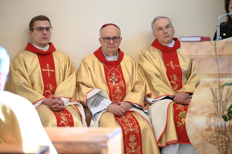 Eucharystia w 30-lecie Katolickiego Ośrodka Adopcyjnego i Opiekuńczego