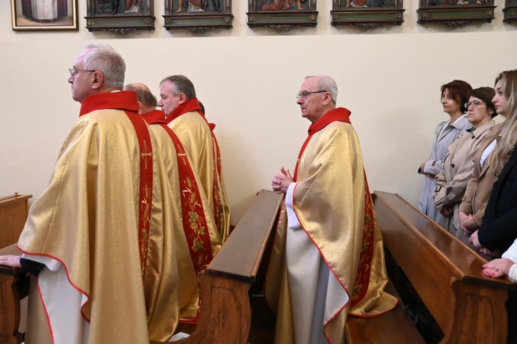 Eucharystia w 30-lecie Katolickiego Ośrodka Adopcyjnego i Opiekuńczego