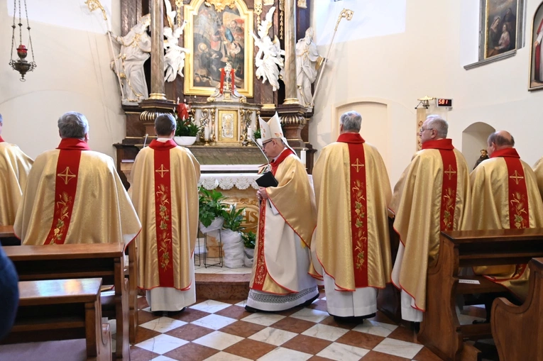 Eucharystia w 30-lecie Katolickiego Ośrodka Adopcyjnego i Opiekuńczego