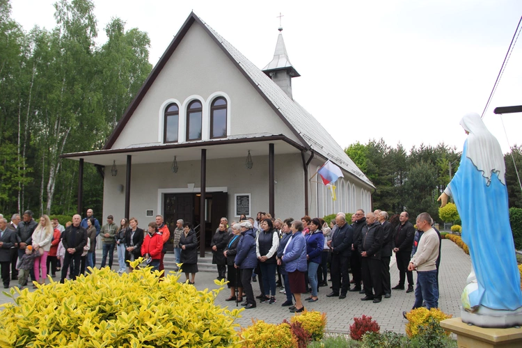 Podlesie Machowskie. Poświęcenie figur Matki Bożej i św. Józefa