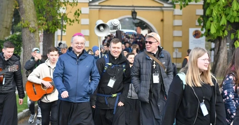 Co robisz w sobotę rano? Wyrusz na pielgrzymkę powołaniową do Rokitna