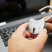 Śląskie. Cyberbezpieczeństwo tematem prelekcji dla uczniów szkół średnich