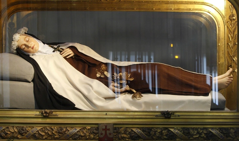 Święta Teresa od Dzieciątka Jezus – gigant w dziecięcej powierzchowności