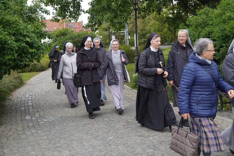 Siostrzana pielgrzymka jubileuszowym szlakiem pojednania