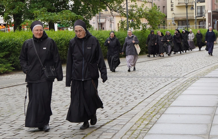 Siostrzana pielgrzymka jubileuszowym szlakiem pojednania