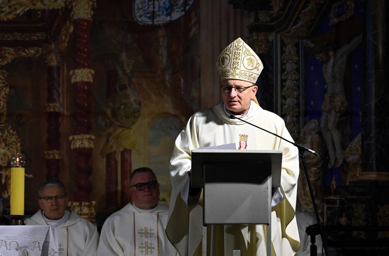 Pielgrzymka Żywego Różańca w Skrzatuszu