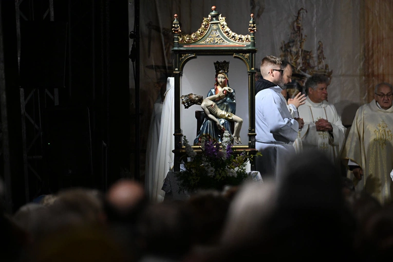 Pielgrzymka Żywego Różańca w Skrzatuszu