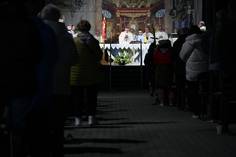 Pielgrzymka Żywego Różańca w Skrzatuszu