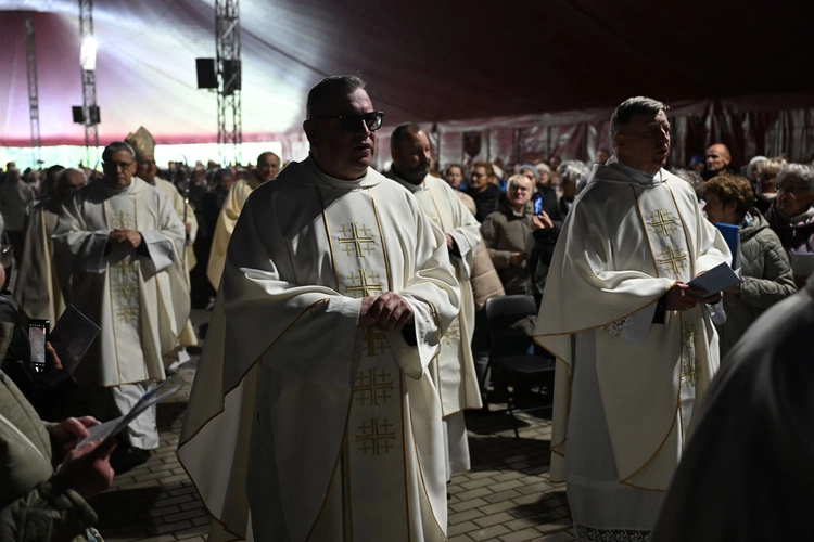 Pielgrzymka Żywego Różańca w Skrzatuszu