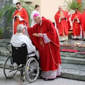 Bp Iwanecki: Będziemy sądzeni z miłości