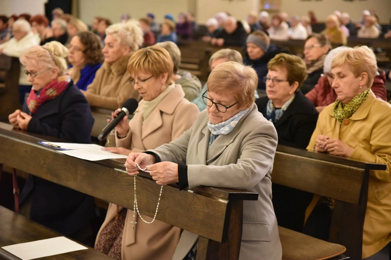 Parafialny kongres róż Żywego Rożańca w Mielcu