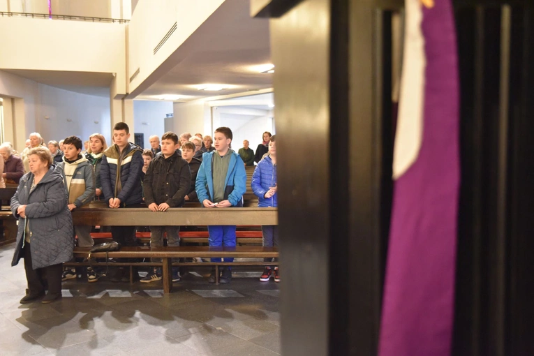 Parafialny kongres róż Żywego Rożańca w Mielcu