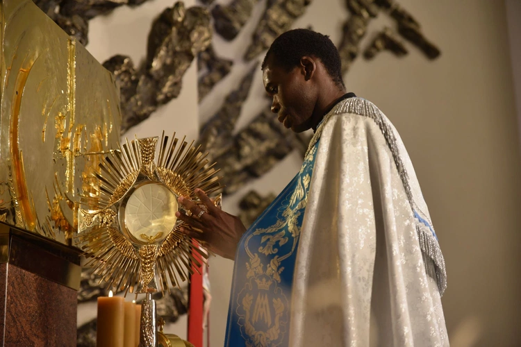 Parafialny kongres róż Żywego Rożańca w Mielcu