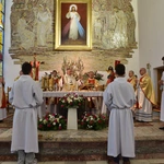 Nowe witraże w Jurkowie k. Czchowa