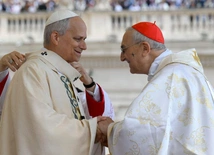 Leon XIV przyjął paliusz oraz Pierścień Rybaka