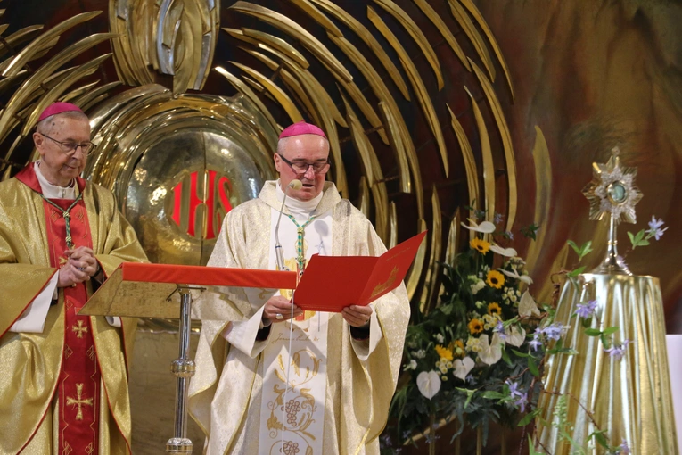 Ciechanów. Ustanowienie sanktuarium św. Jana Pawła II - cz. I