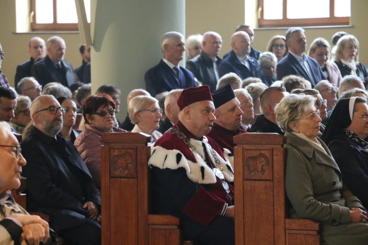 Ciechanów. Ustanowienie sanktuarium św. Jana Pawła II - cz. I