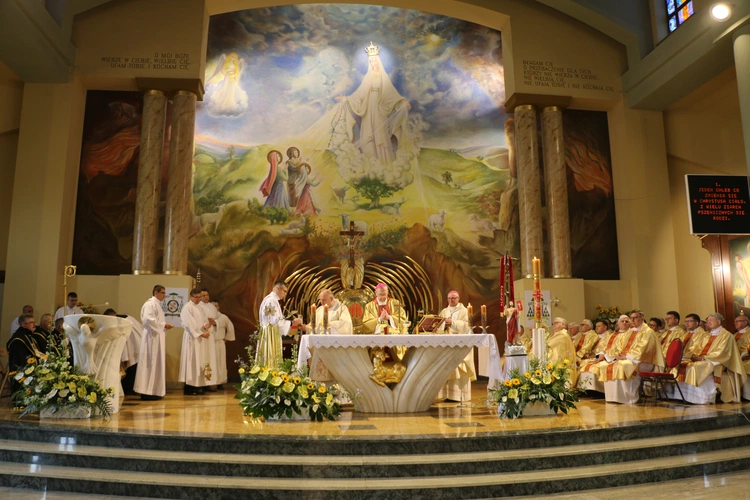 Ciechanów. Ustanowienie sanktuarium św. Jana Pawła II - cz. II