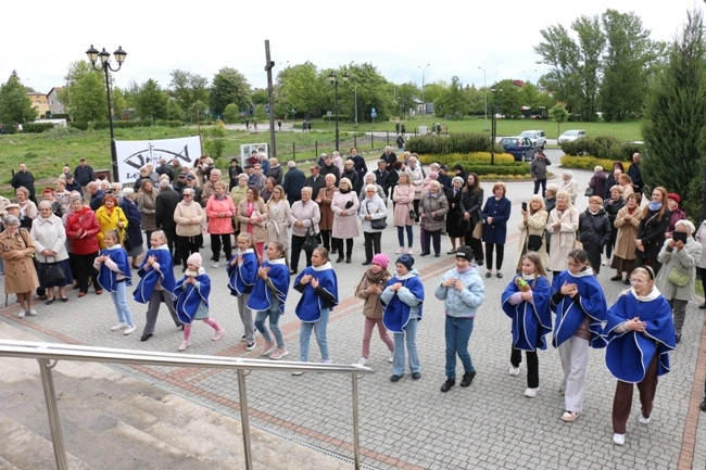 Lednicki fishmob dla papieża Polaka