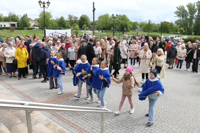 Lednicki fishmob dla papieża Polaka