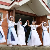 Lednicki fishmob dla św. Jana Pawła II