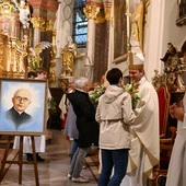 Pielgrzymka modlących się za kapłanów