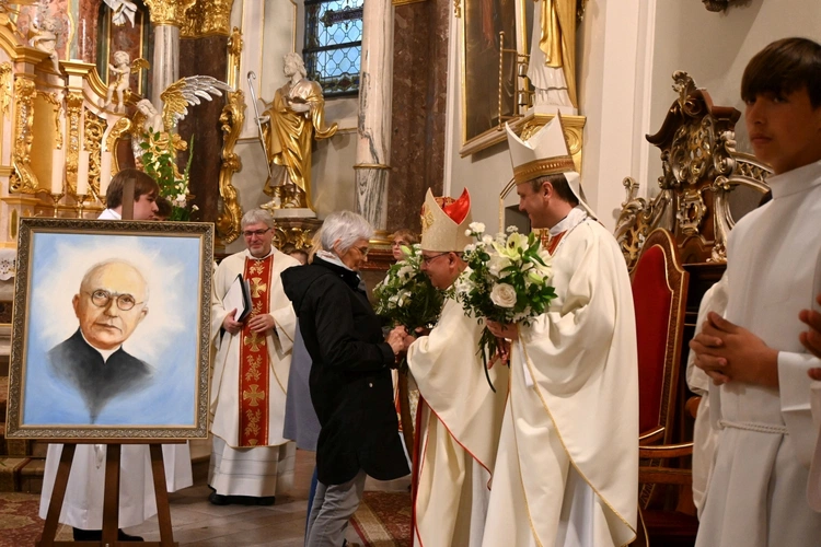 Pielgrzymka modlących się za kapłanów