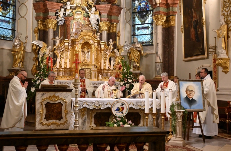 Pielgrzymka modlących się za kapłanów