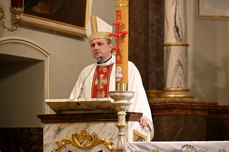 Pielgrzymka modlących się za kapłanów