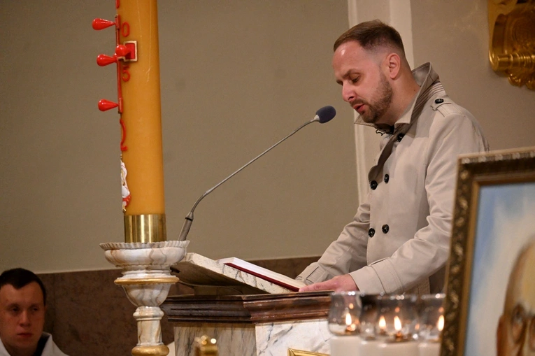 Pielgrzymka modlących się za kapłanów